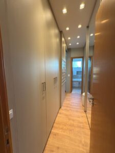 dfb39b94-f416-425a-ae68-931d38519036